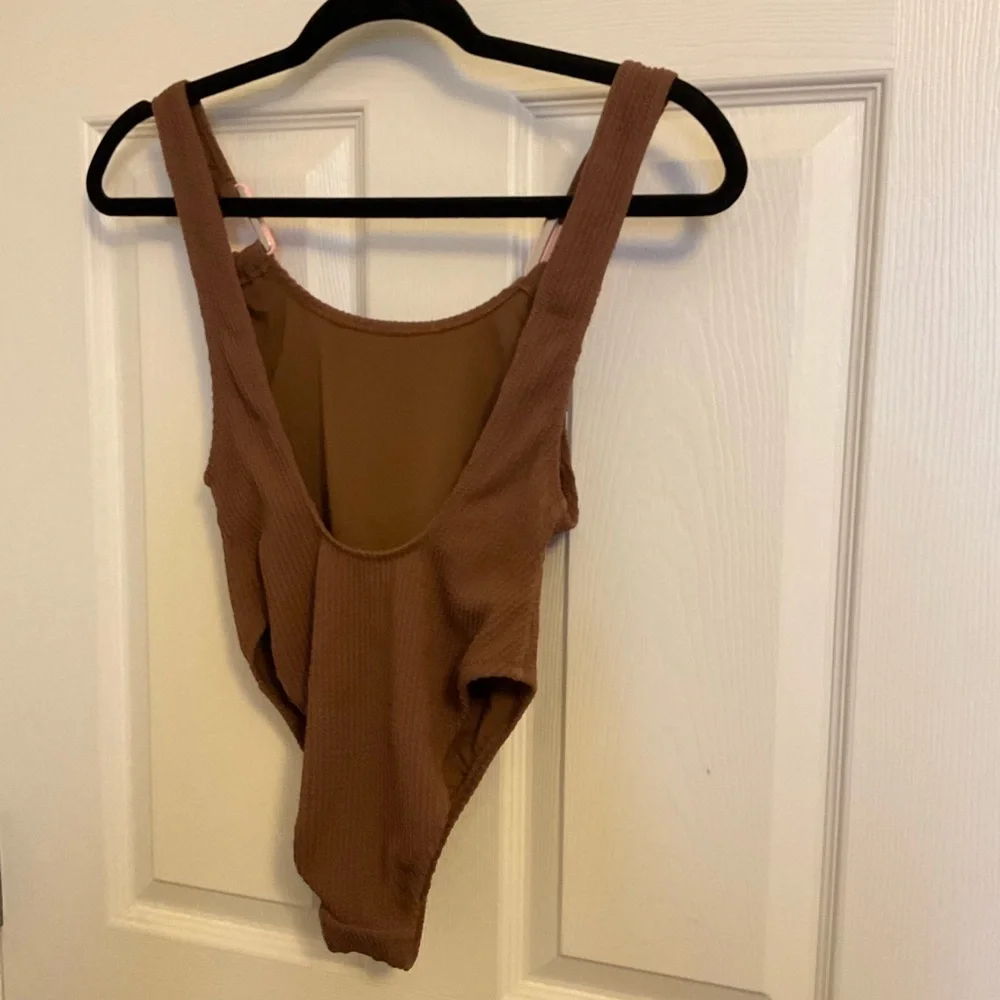 Aerie Crinkle Birthday Scoop Cheekiest One Piece Swimsuit brown size XSMALL